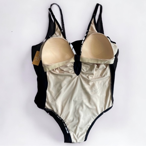 Kona Sol Plus Size Swimsuit Size 26W Black White Tropical Palm Leaf Print - Picture 6 of 12